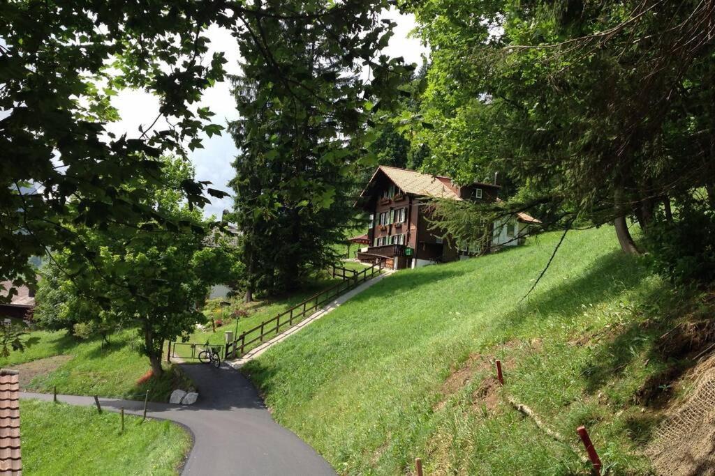 Chalet Sonnenheim Mit Atemberaubender Aussicht Adelboden Luaran gambar